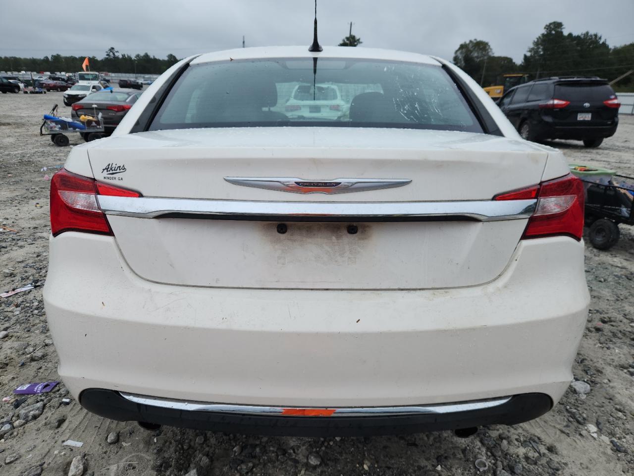 2011 Chrysler 200 Touring VIN: 1C3BC1FG7BN522418 Lot: 82227825
