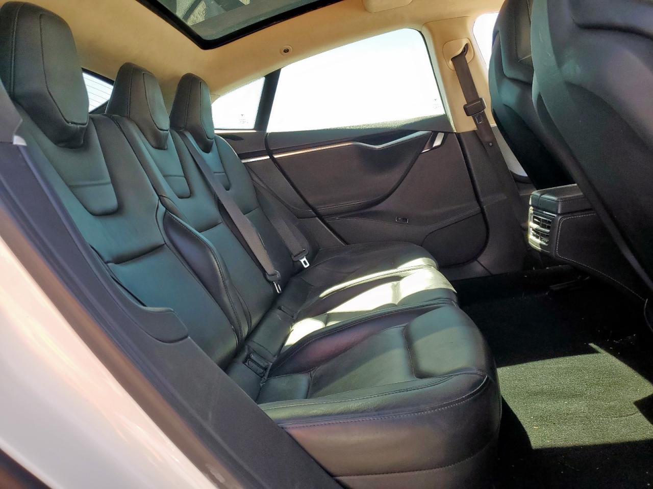 2015 Tesla Model S P85D VIN: 5YJSA1H48FF090026 Lot: 85408855