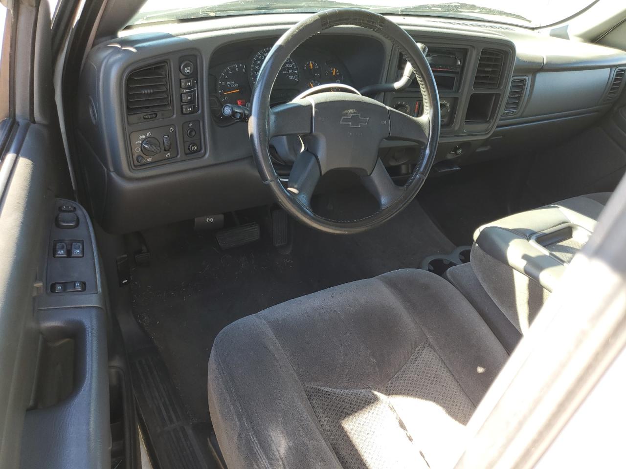 2005 Chevrolet Silverado K1500 VIN: 2GCEK19B351301206 Lot: 82200535