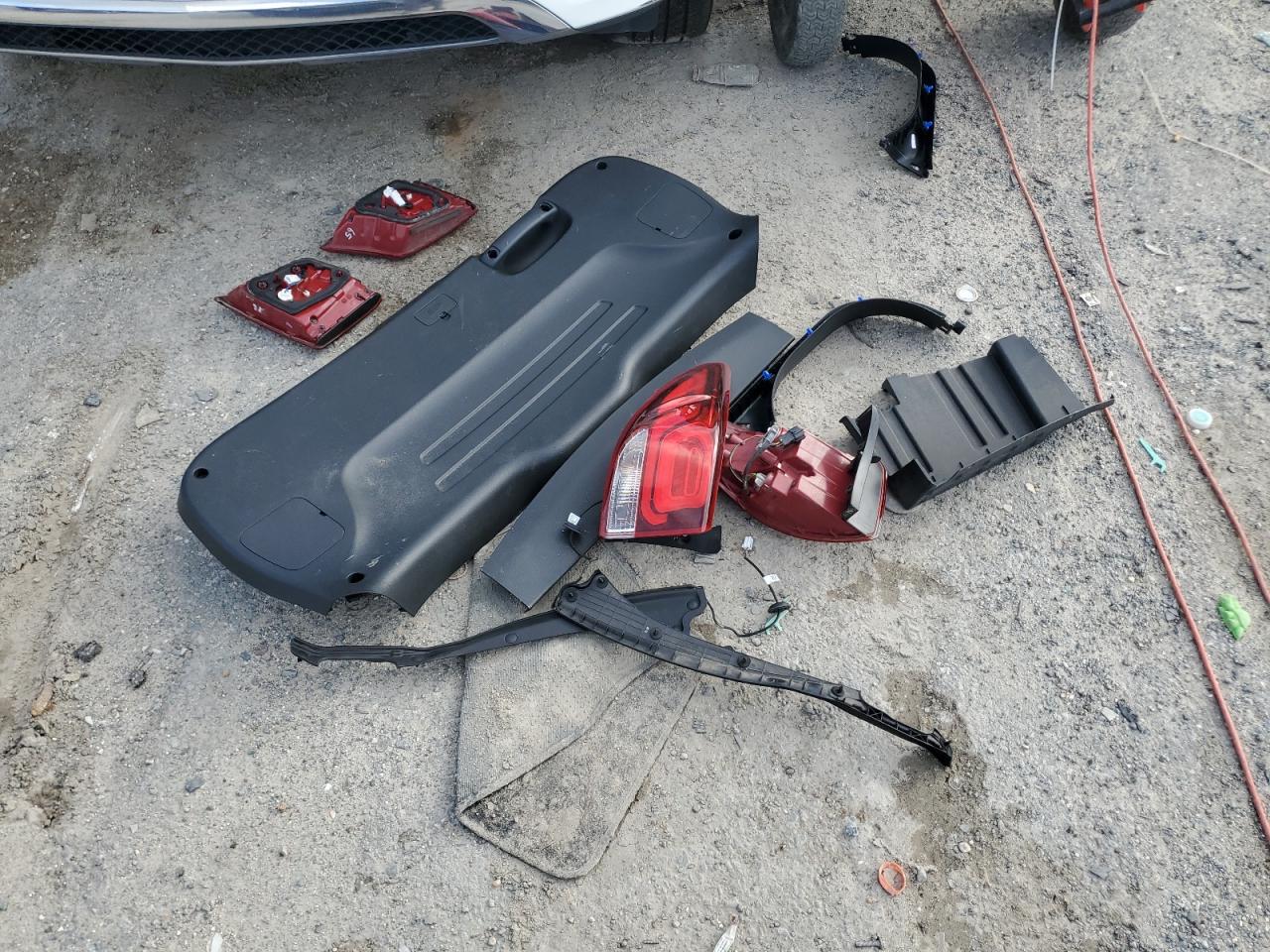 2018 Hyundai Santa Fe Se Ultimate VIN: KM8SRDHF1JU269824 Lot: 85880195