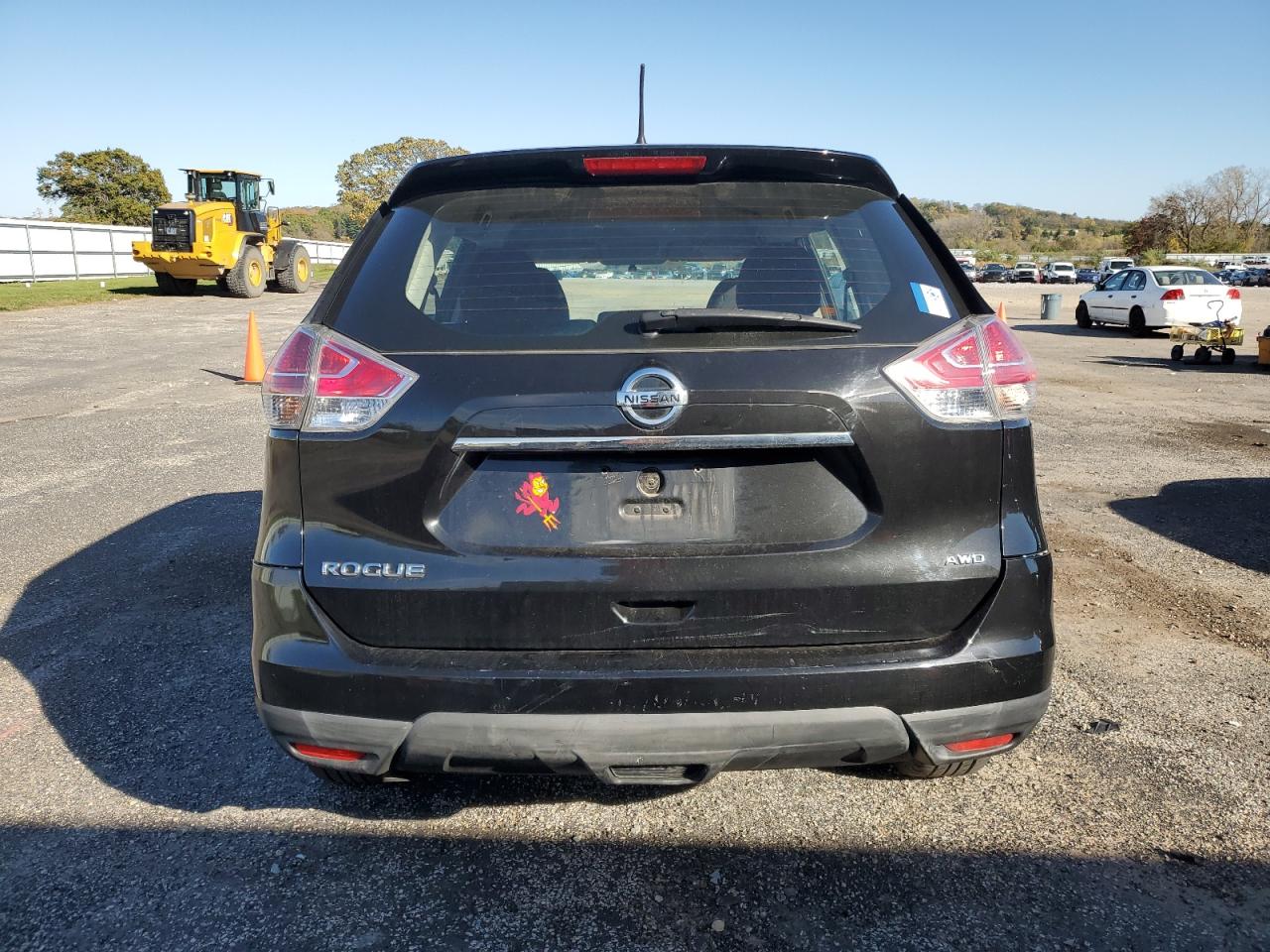 2016 Nissan Rogue S VIN: KNMAT2MV8GP683886 Lot: 82628075