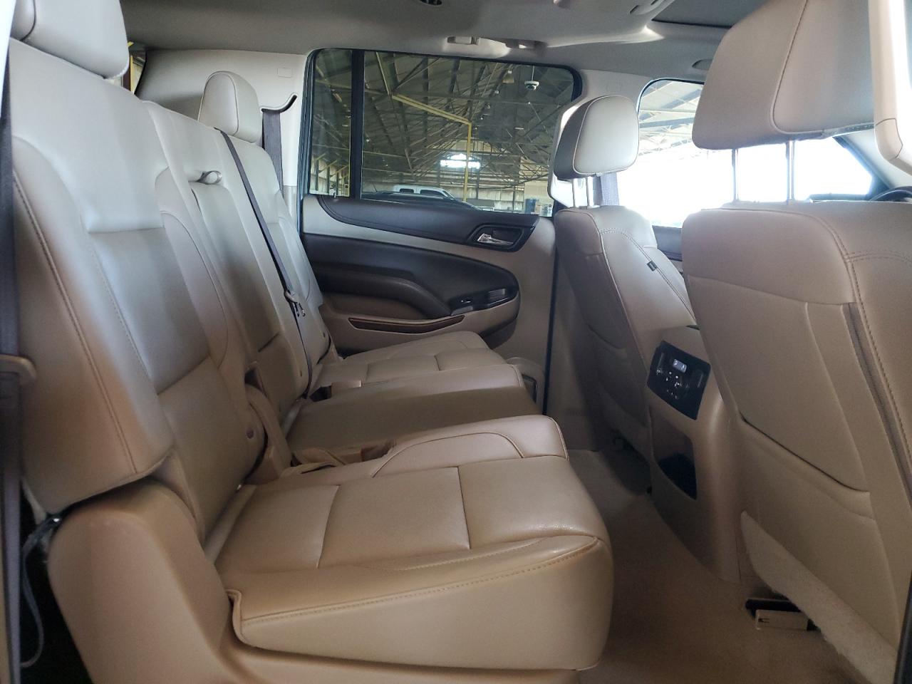 2019 Chevrolet Suburban C1500 Lt VIN: 1GNSCHKC2KR361855 Lot: 84461665