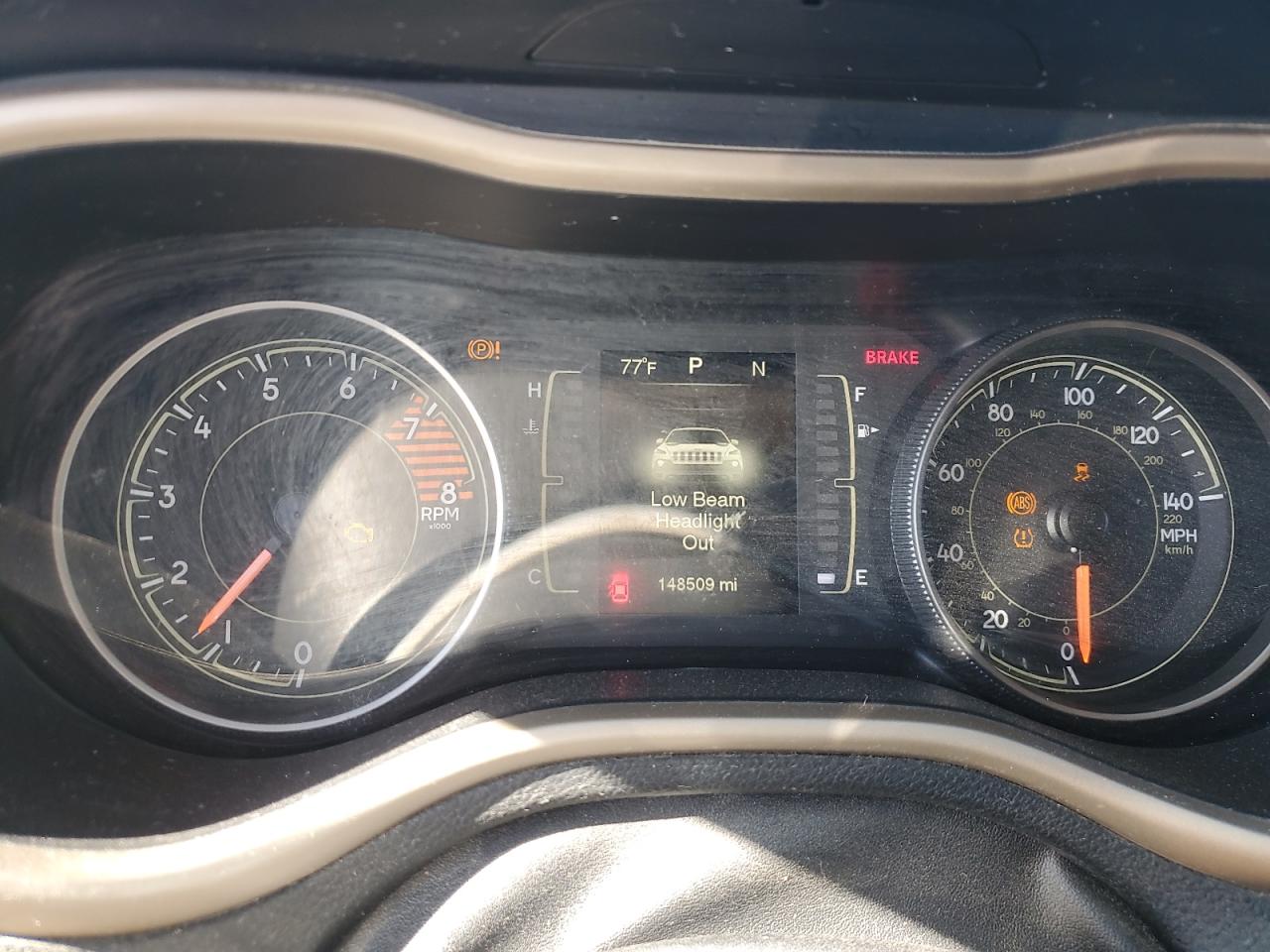 2016 Jeep Cherokee Latitude VIN: 1C4PJMCS4GW101629 Lot: 84596495