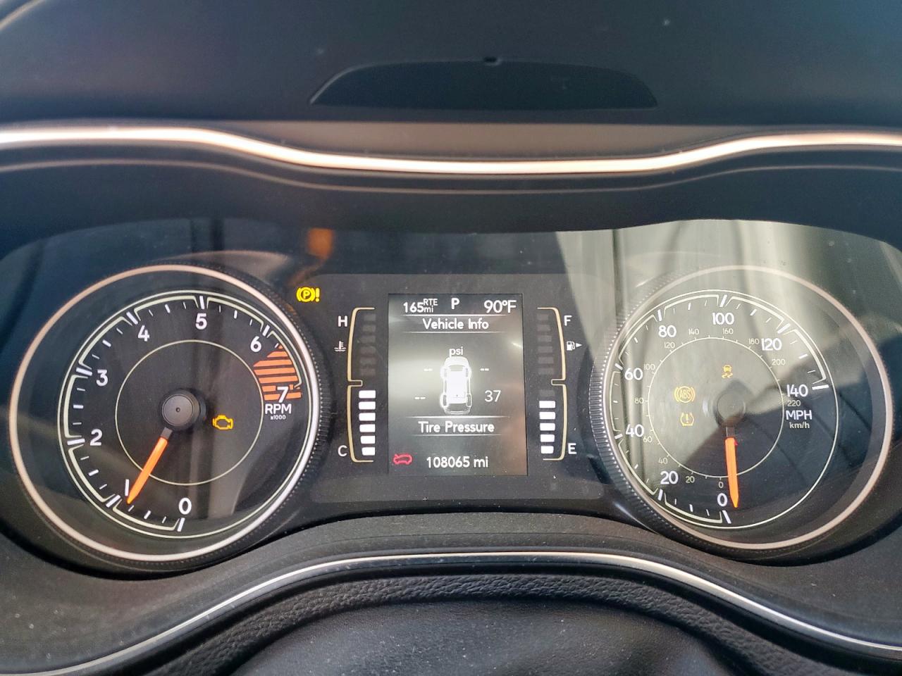 2019 Jeep Cherokee Latitude Plus VIN: 1C4PJLLB2KD357377 Lot: 85850365