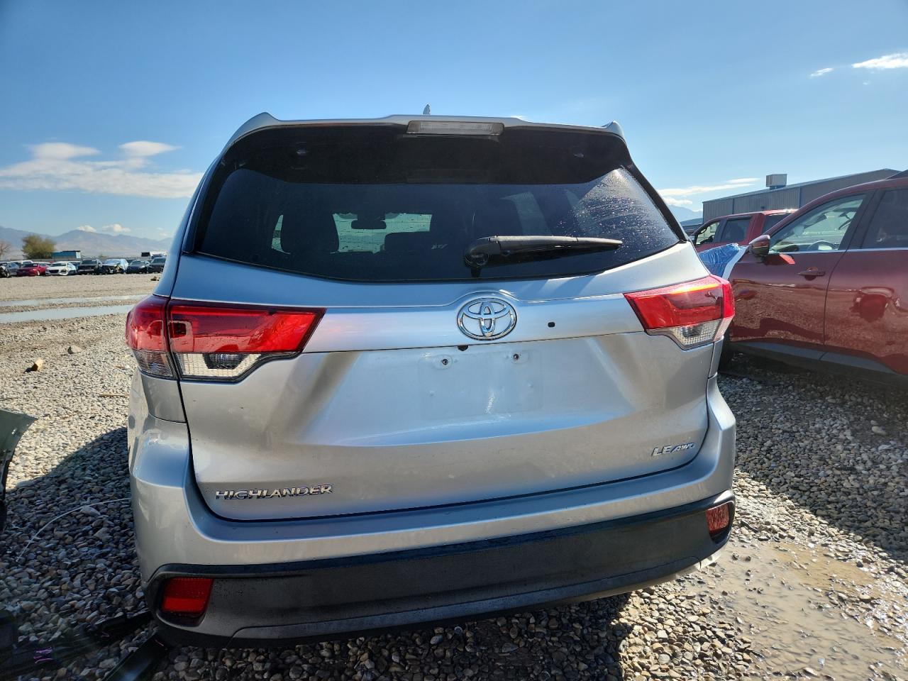 2017 Toyota Highlander Le VIN: 5TDBZRFH0HS384502 Lot: 84777255
