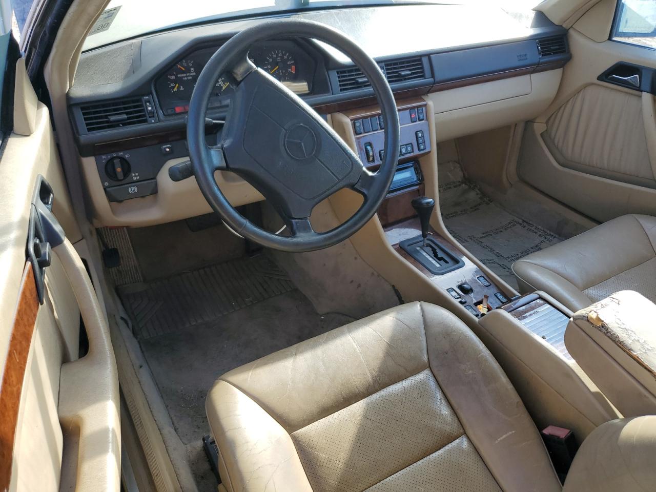 1994 Mercedes-Benz E 320 VIN: WDBEA66E9RC033761 Lot: 87096145