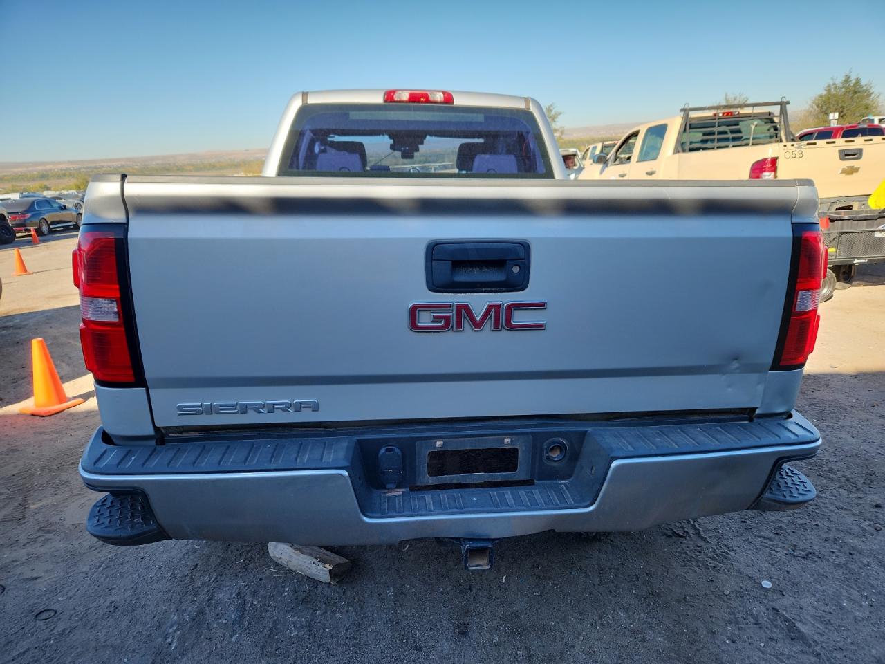 2018 GMC Sierra K1500 VIN: 1GTV2LEC0JZ135402 Lot: 81696765