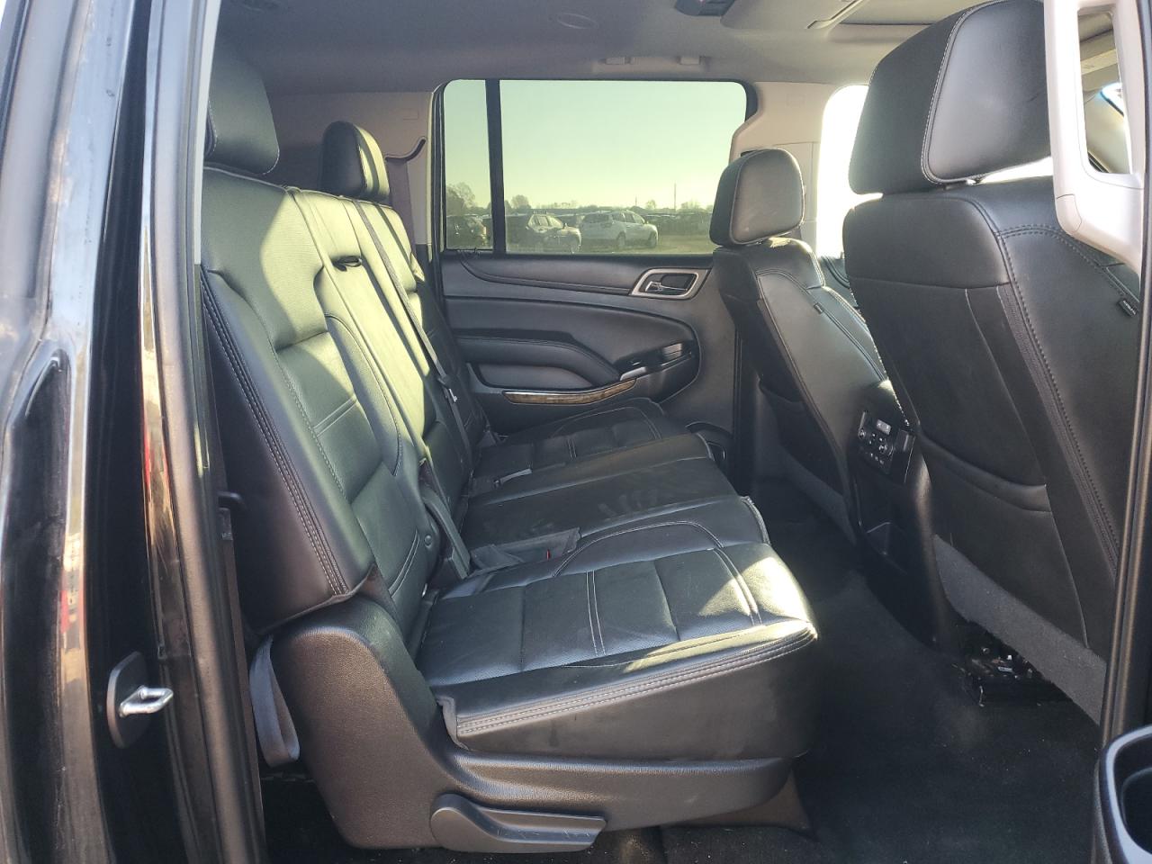 2017 GMC Yukon Xl Denali VIN: 1GKS2HKJ4HR121763 Lot: 87456035