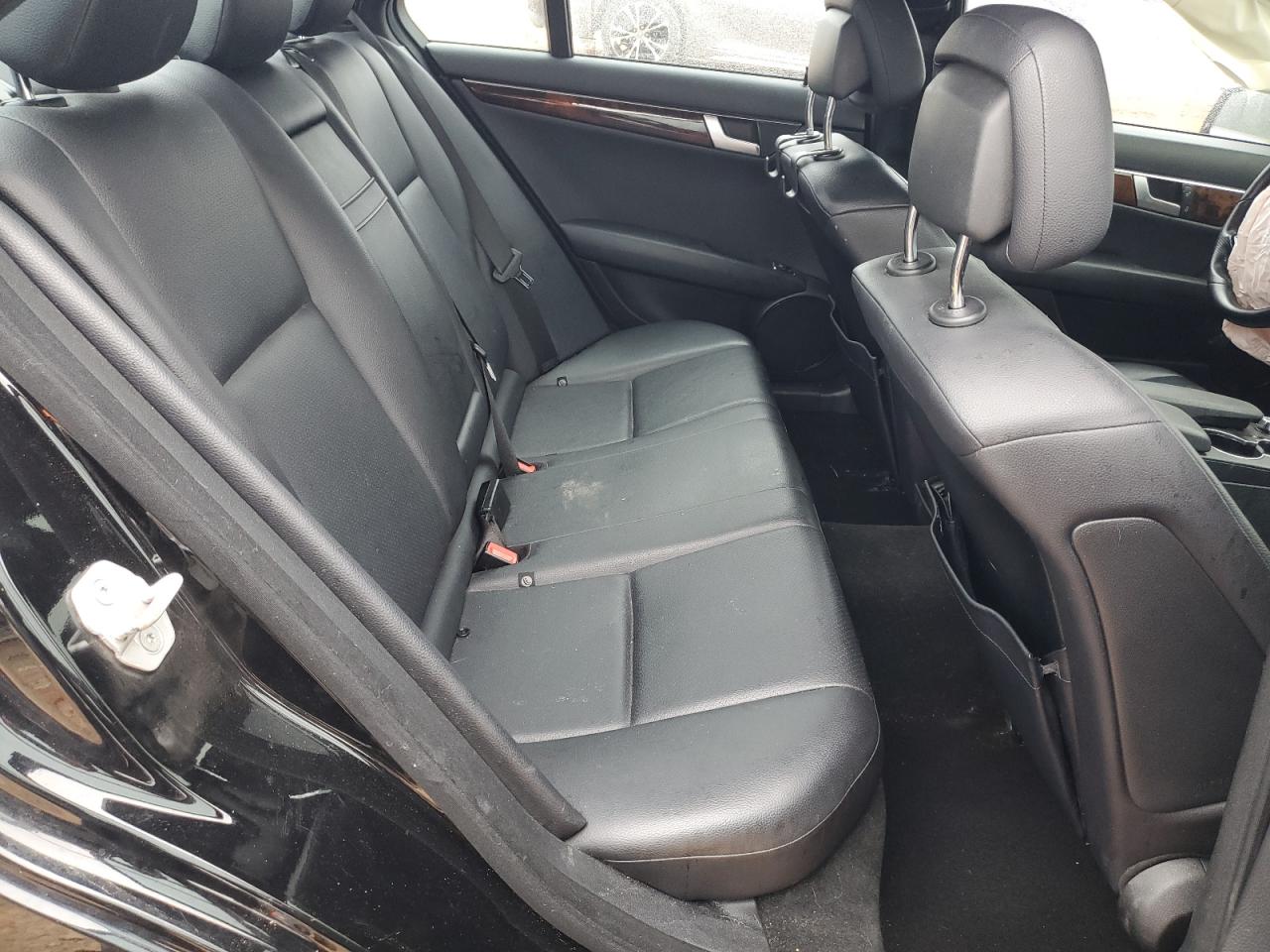 2014 Mercedes-Benz C 250 VIN: WDDGF4HB9ER303541 Lot: 90573455