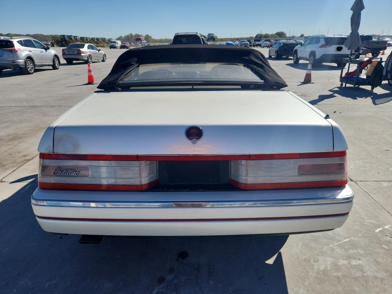 1991 Cadillac Allante VIN: 1G6VS3381MU125884 Lot: 86894875