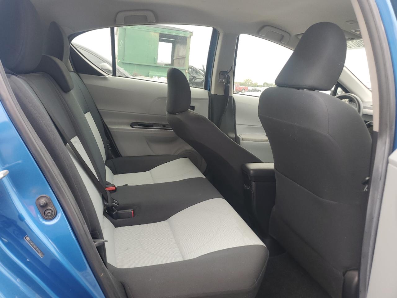 2013 Toyota Prius C VIN: JTDKDTB31D1052016 Lot: 82007865