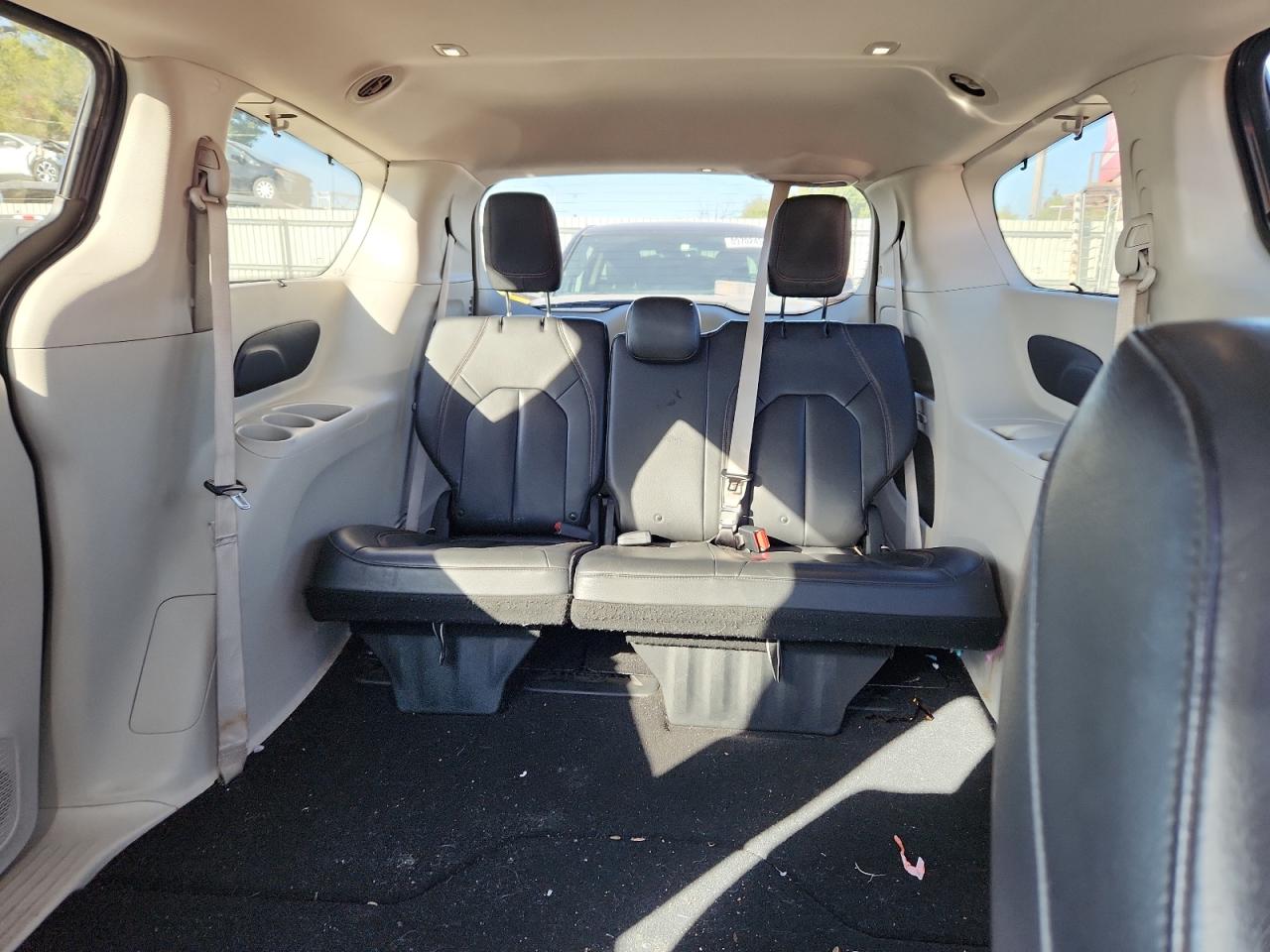 2017 Chrysler Pacifica Touring L VIN: 2C4RC1BG3HR785999 Lot: 87429955