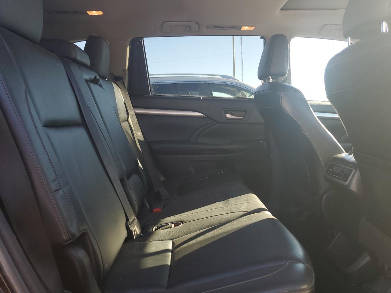 2016 Toyota Highlander Xle VIN: 5TDJKRFH2GS242179 Lot: 87065125