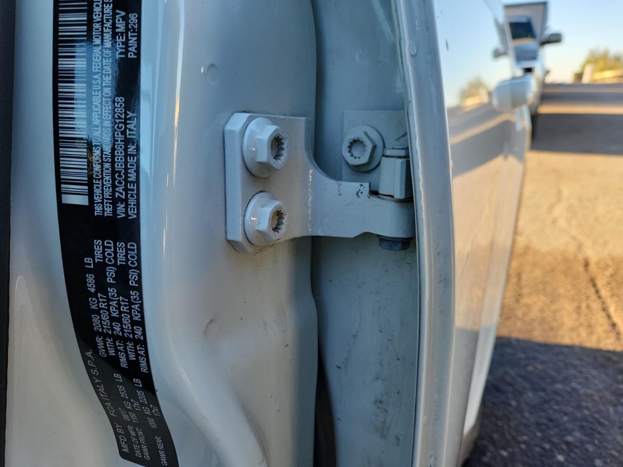 2017 Jeep Renegade Latitude VIN: ZACCJBBB6HPG12858 Lot: 84297655