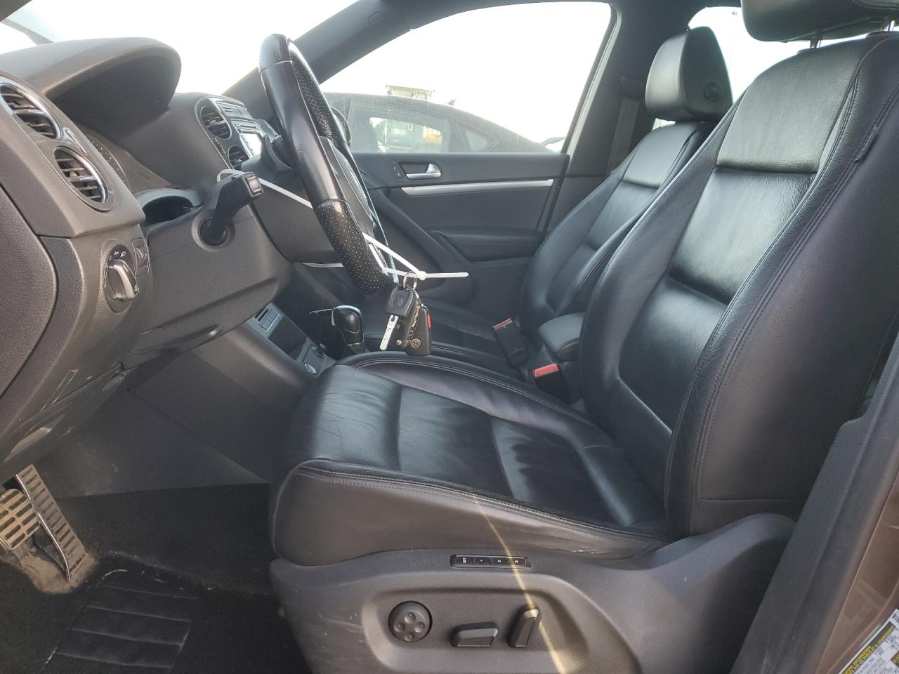 car-image car-image