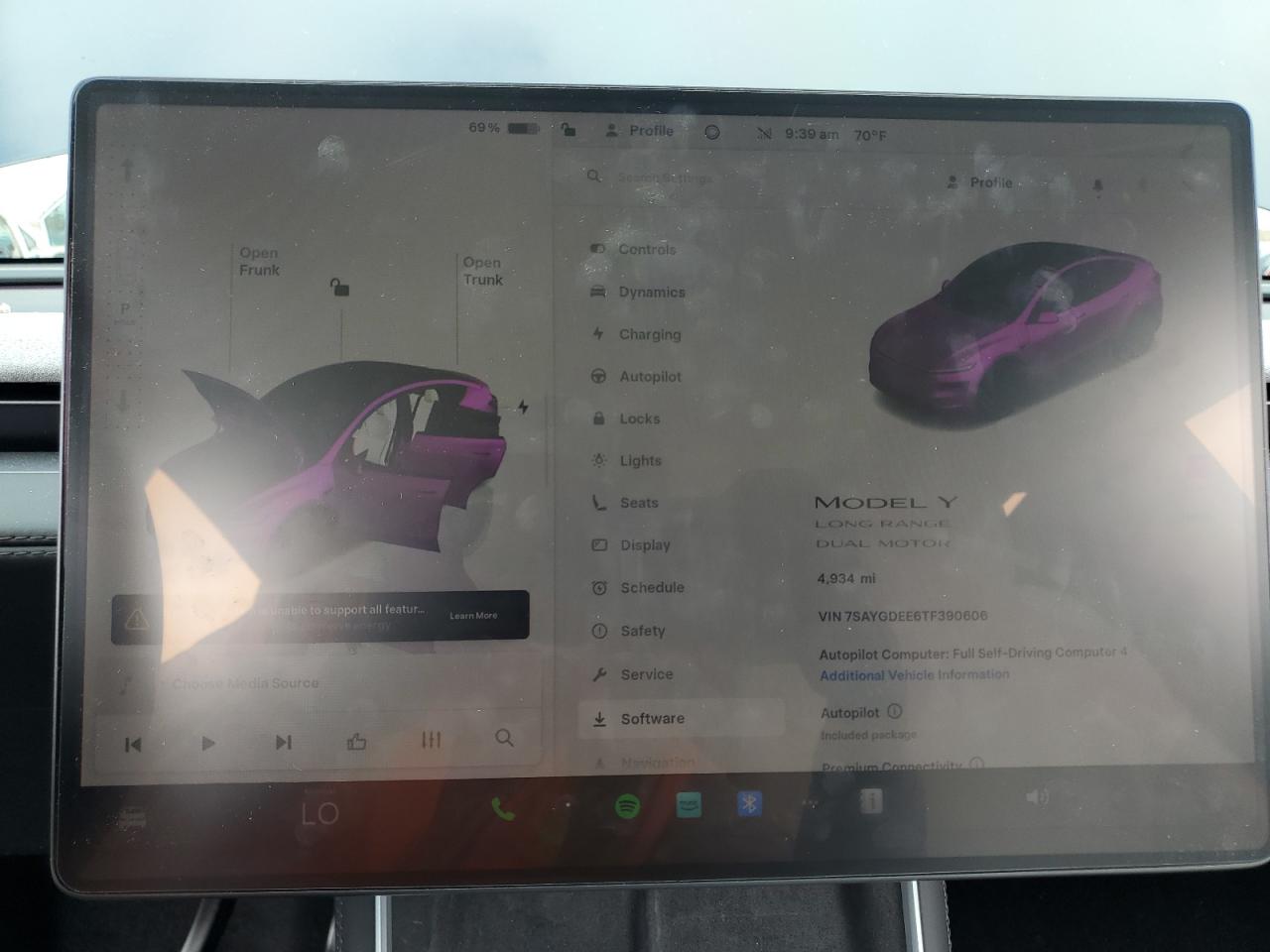 2026 Tesla Model Y VIN: 7SAYGDEE6TF390606 Lot: 82242015