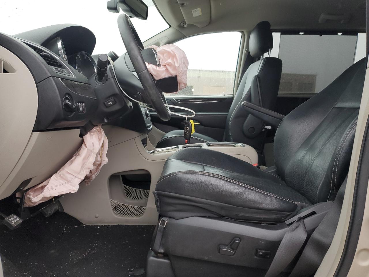 2013 Chrysler Town & Country Touring L VIN: 2C4RC1CG3DR781640 Lot: 82321705