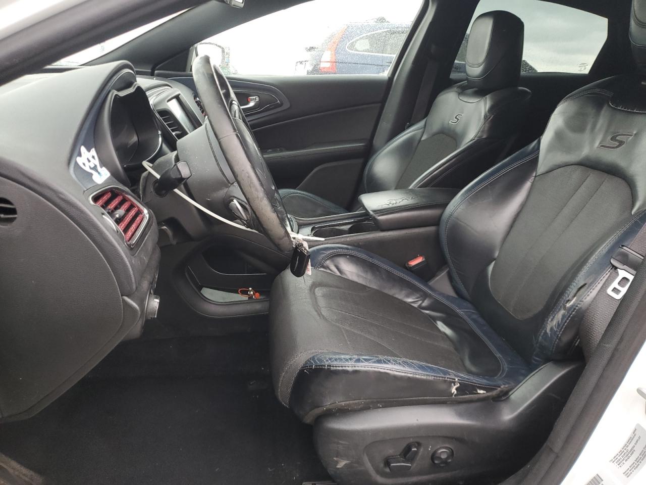 2015 Chrysler 200 S VIN: 1C3CCCBB5FN554493 Lot: 90876925