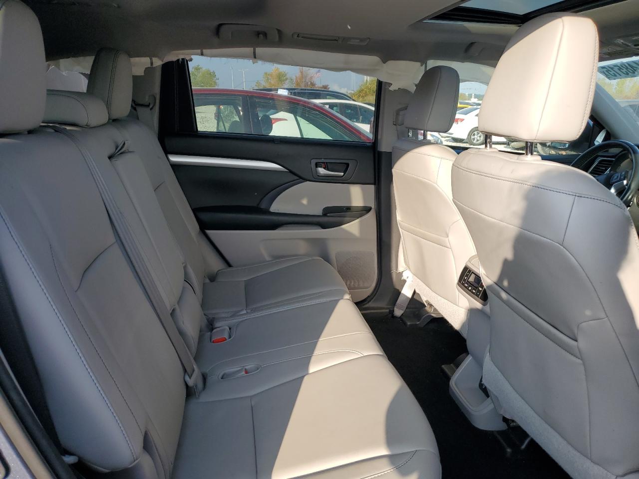 2015 Toyota Highlander Xle VIN: 5TDJKRFH2FS149225 Lot: 82448515