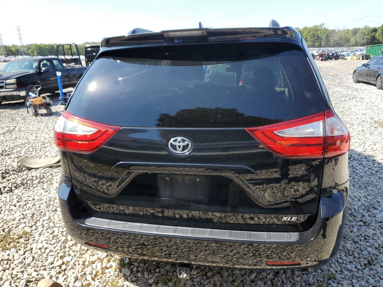 2018 Toyota Sienna Xle VIN: 5TDYZ3DC6JS923578 Lot: 85539875