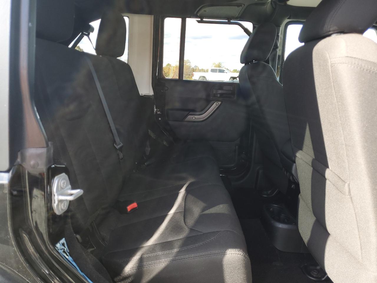 2015 Jeep Wrangler Unlimited Sport VIN: 1C4BJWDG4FL510715 Lot: 90892025