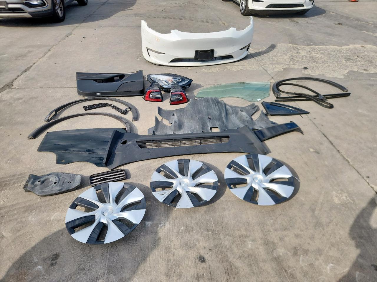 2023 Tesla Model Y VIN: 7SAYGDEE1PA092791 Lot: 85533965