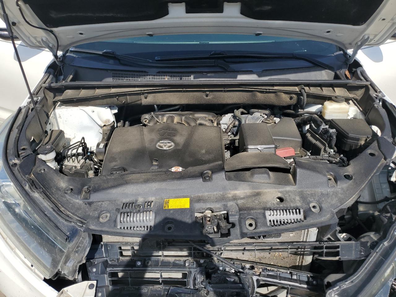 2018 Toyota Highlander Se VIN: 5TDKZRFH8JS547886 Lot: 82223535