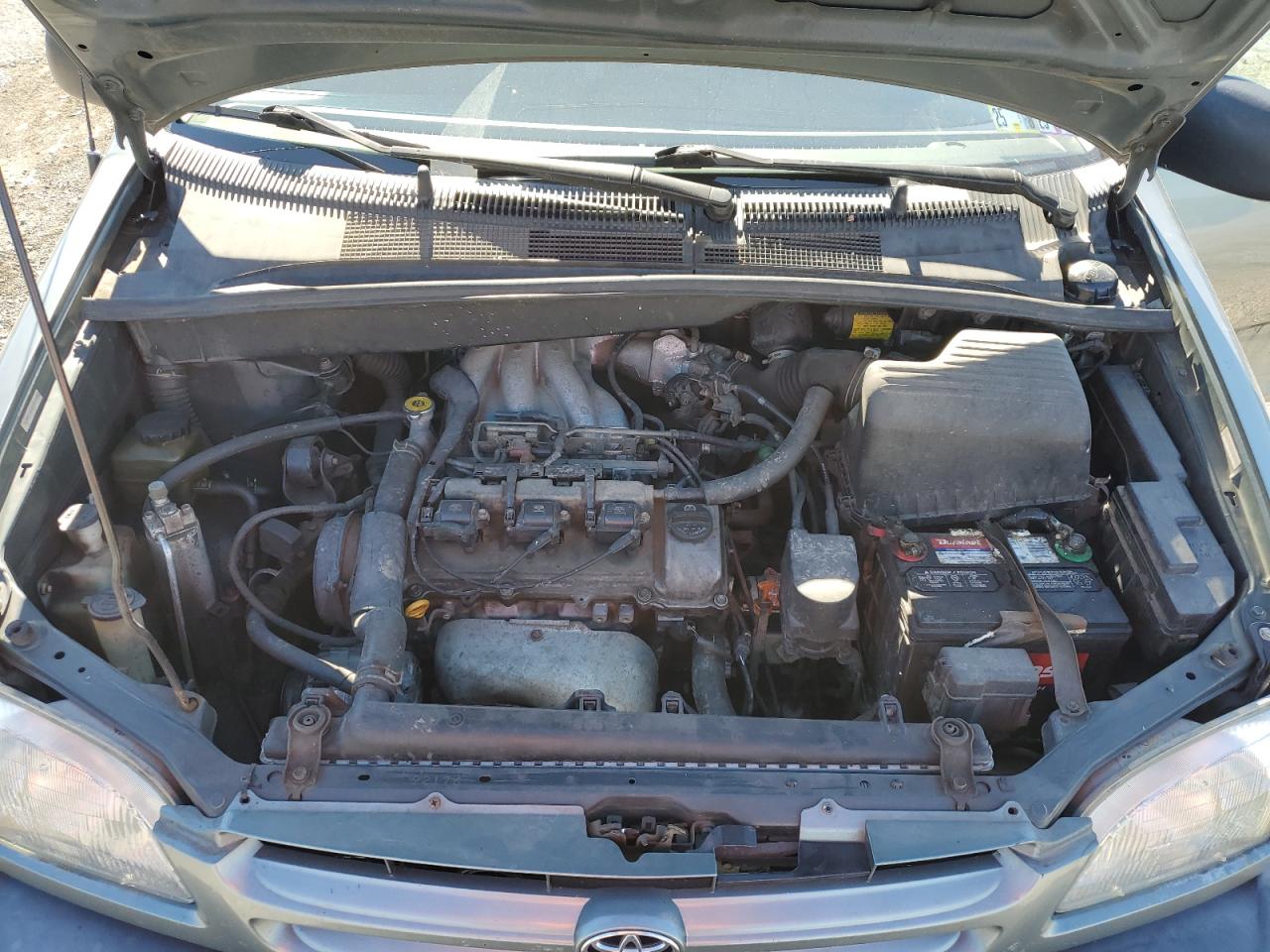 2000 Toyota Sienna Le VIN: 4T3ZF13C6YU192064 Lot: 82363165