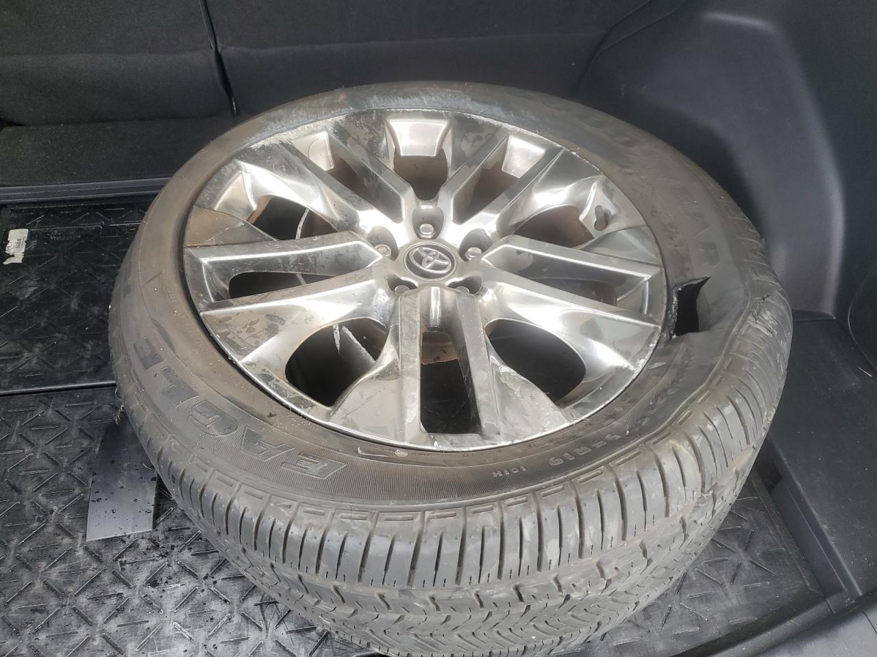 2020 Toyota Rav4 Xle Premium VIN: 2T3C1RFV3LC066044 Lot: 85135555