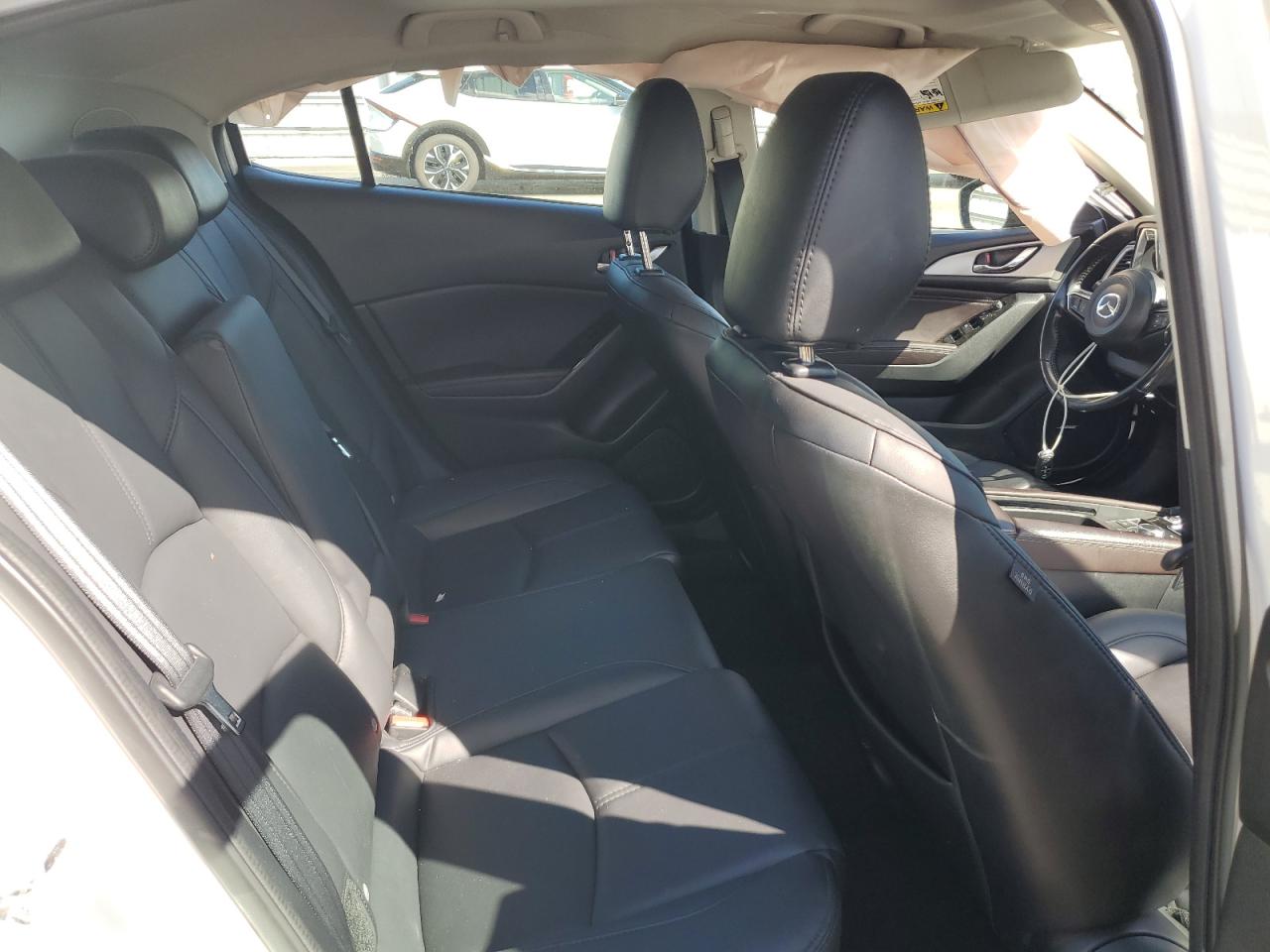 2018 Mazda 3 Touring VIN: 3MZBN1L30JM263428 Lot: 82687335