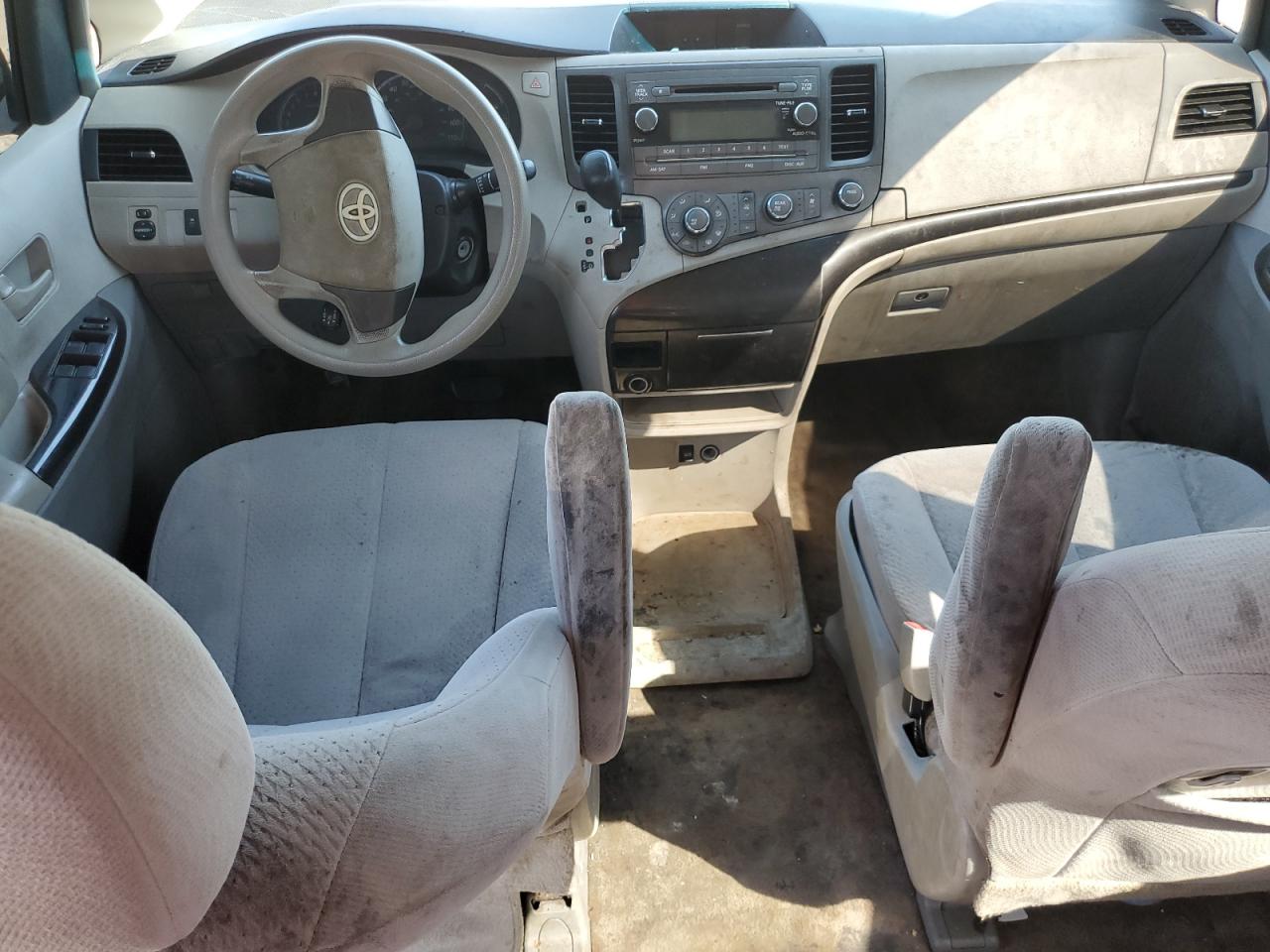 2012 Toyota Sienna Base VIN: 5TDKA3DC3CS013743 Lot: 82183225