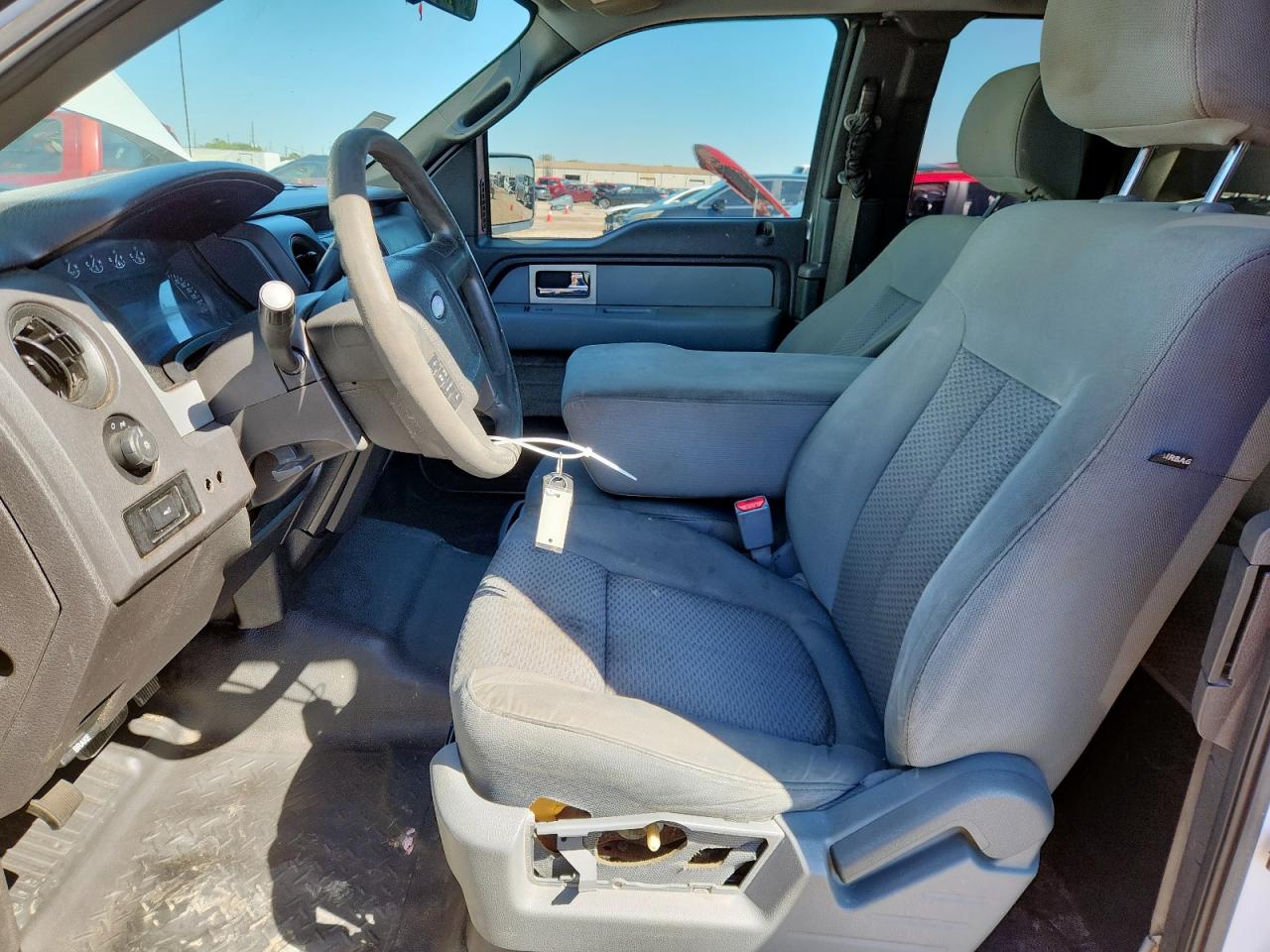 2011 Ford F150 Super Cab VIN: 1FTFX1EF0BKD98438 Lot: 82781225