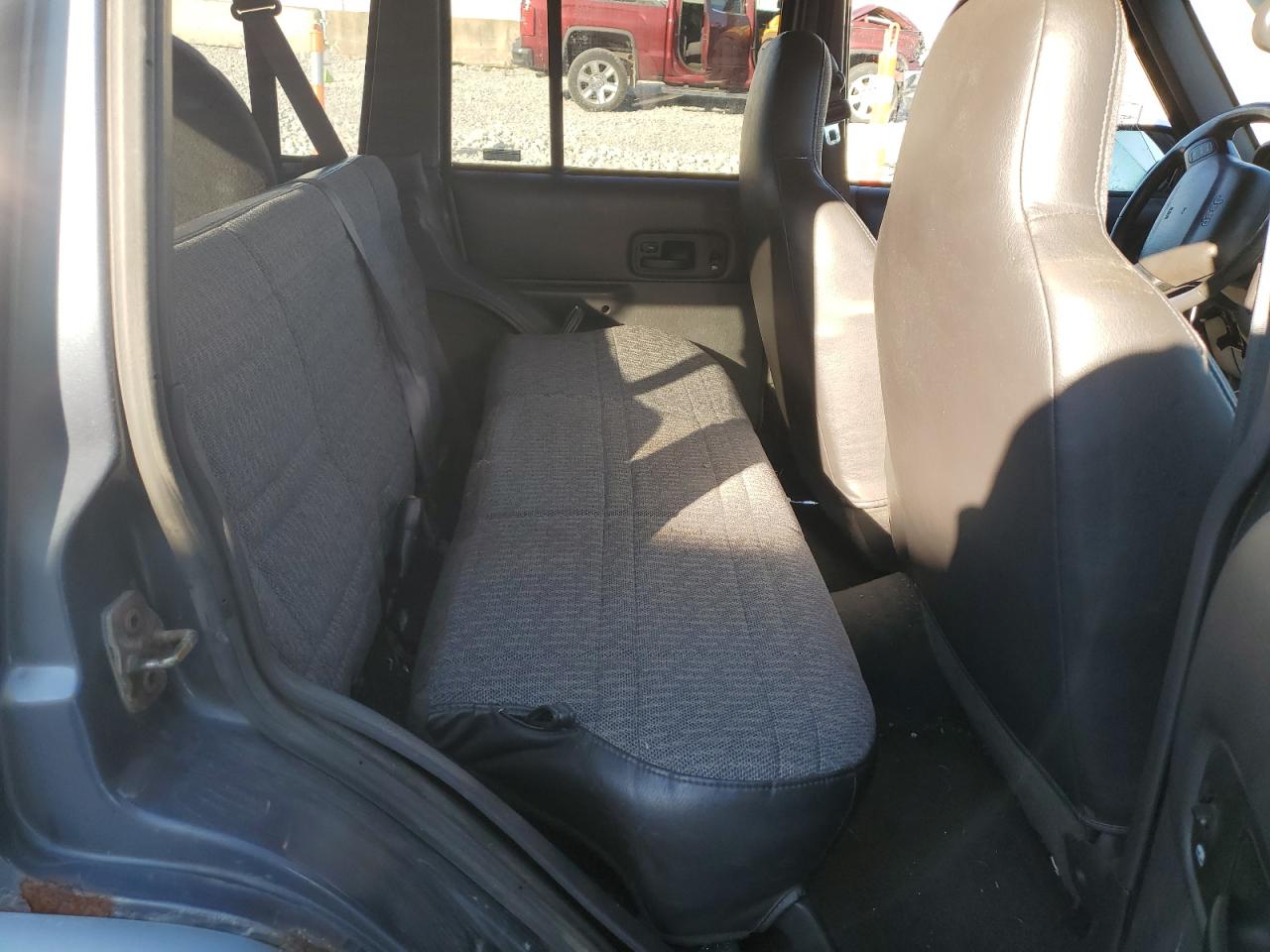 2001 Jeep Cherokee Sport VIN: 1J4FF48S21L567522 Lot: 87275805