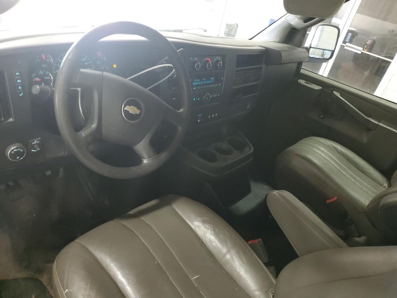 2018 Chevrolet Express G2500 VIN: 1GCWGBFPXJ1332917 Lot: 85335445