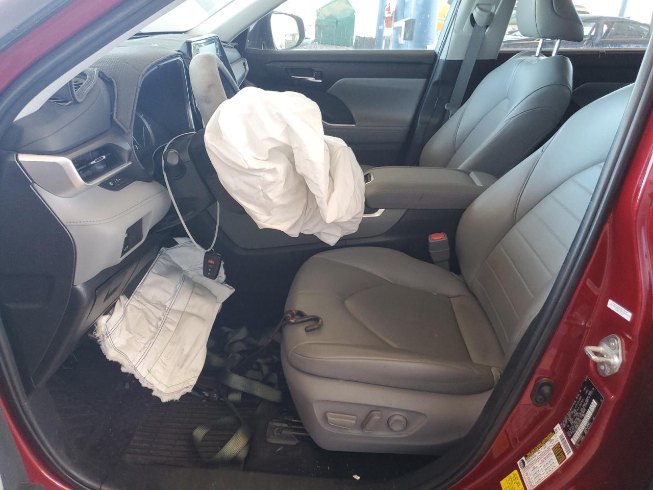 2022 Toyota Highlander Xle VIN: 5TDHZRBHXNS597596 Lot: 84764705