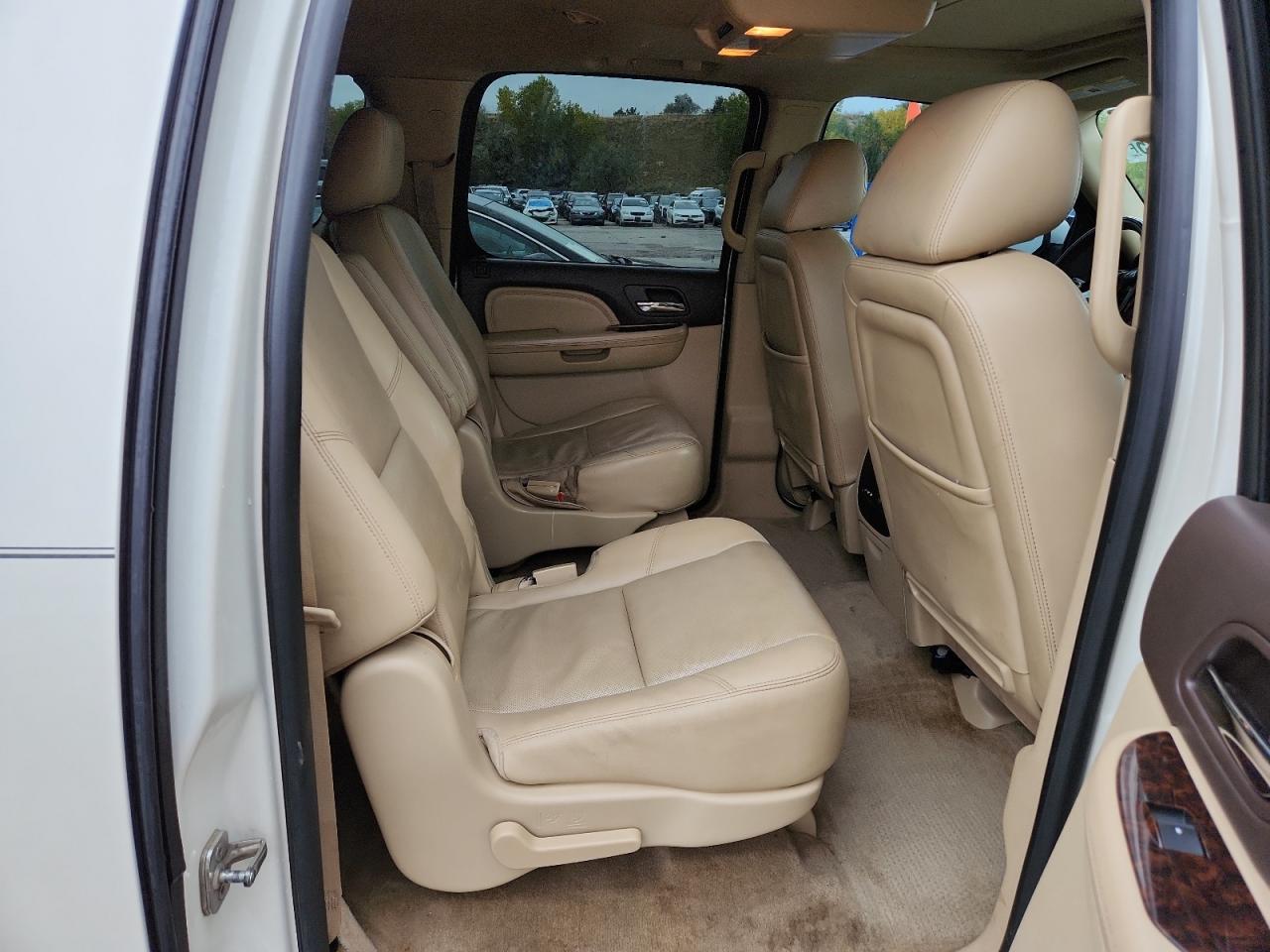 2014 GMC Yukon Xl Denali VIN: 1GKS2MEF0ER223363 Lot: 85368445