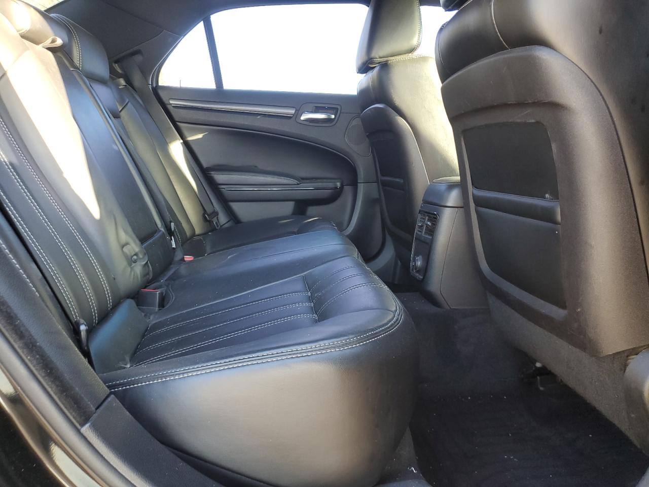 2014 Chrysler 300 S VIN: 2C3CCABG7EH264697 Lot: 80801995