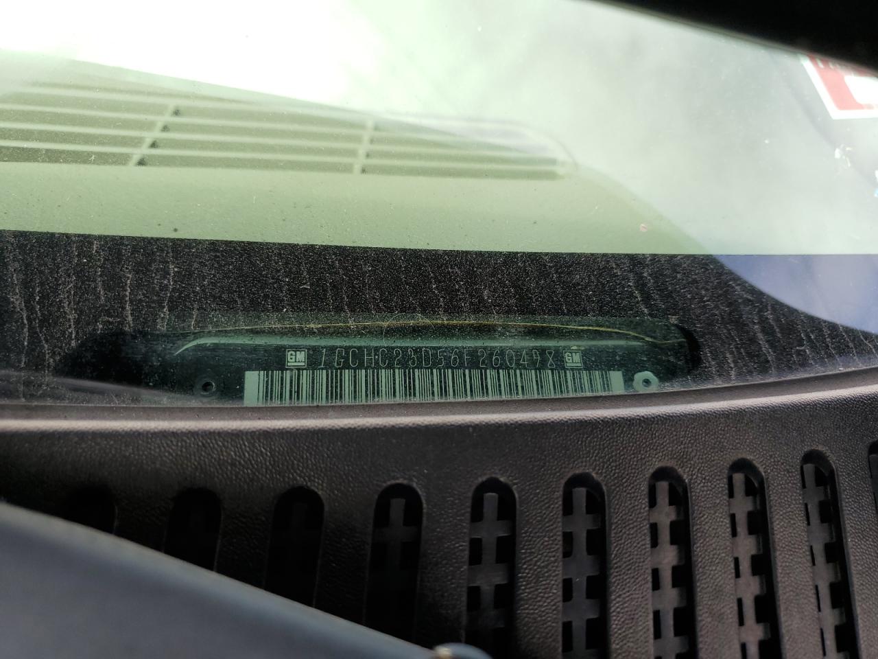 2006 Chevrolet Silverado C2500 Heavy Duty VIN: 1GCHC23D56F260498 Lot: 82265275