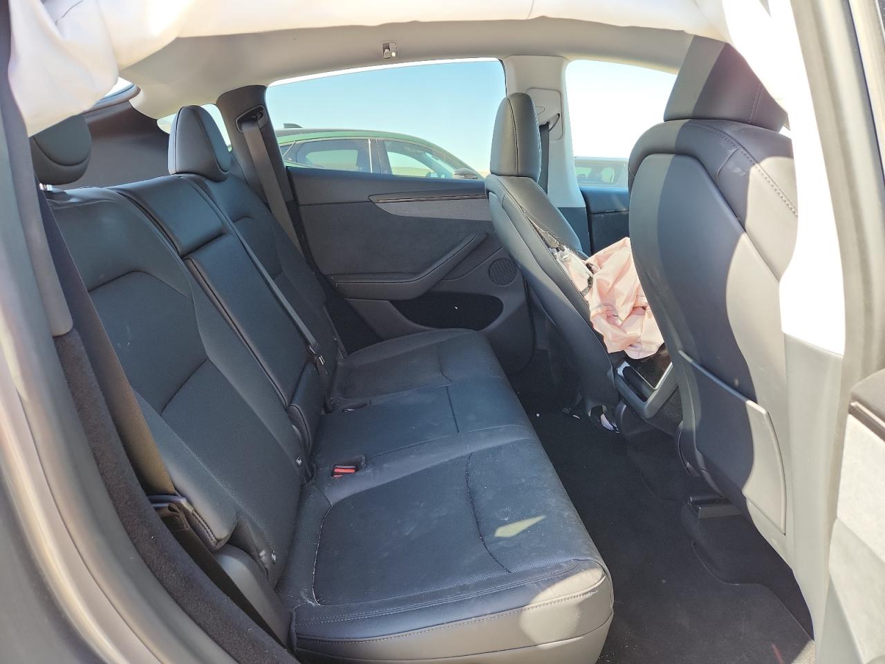 2026 Tesla Model Y VIN: 7SAYGDEE7TF396463 Lot: 89924605