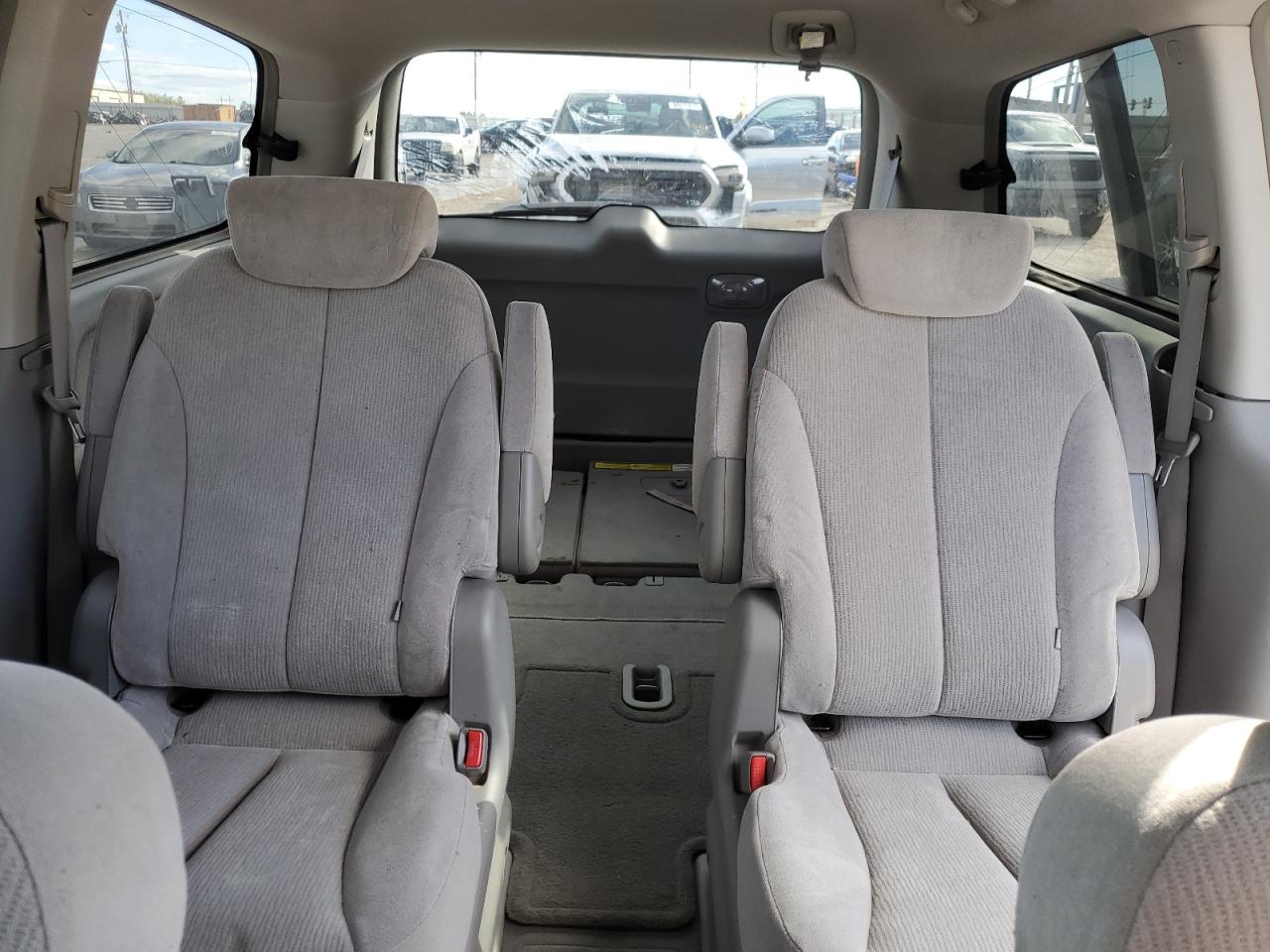 2007 Kia Sedona Ex VIN: KNDMB233576115827 Lot: 90487305