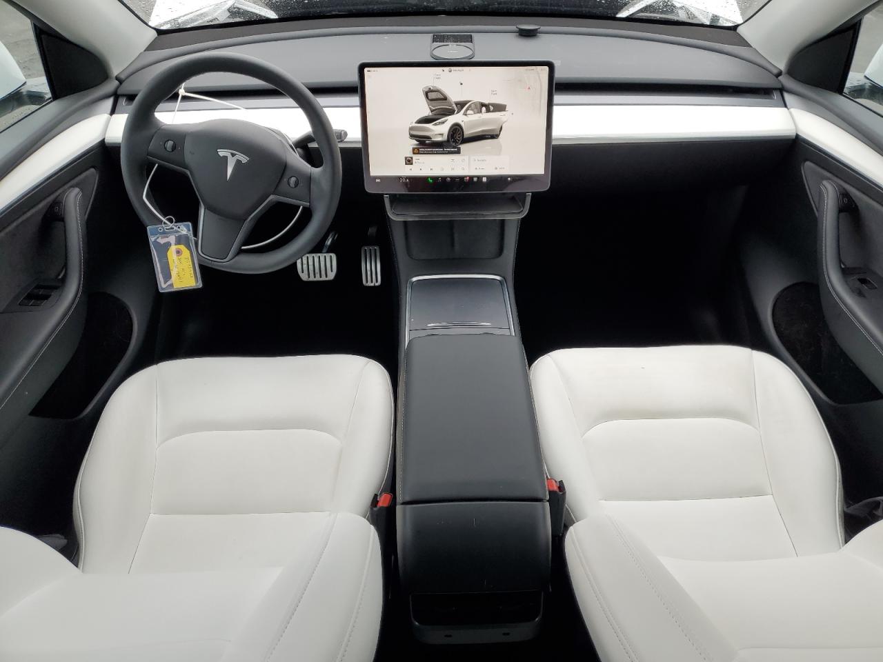 2025 Tesla Model Y VIN: 7SAYGDEF0SF305850 Lot: 85934125