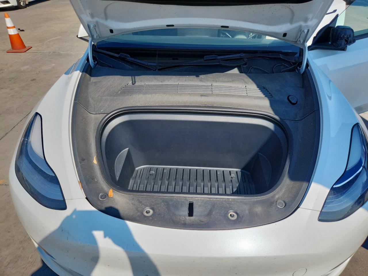 2021 Tesla Model Y VIN: 5YJYGDEE5MF255969 Lot: 84272915