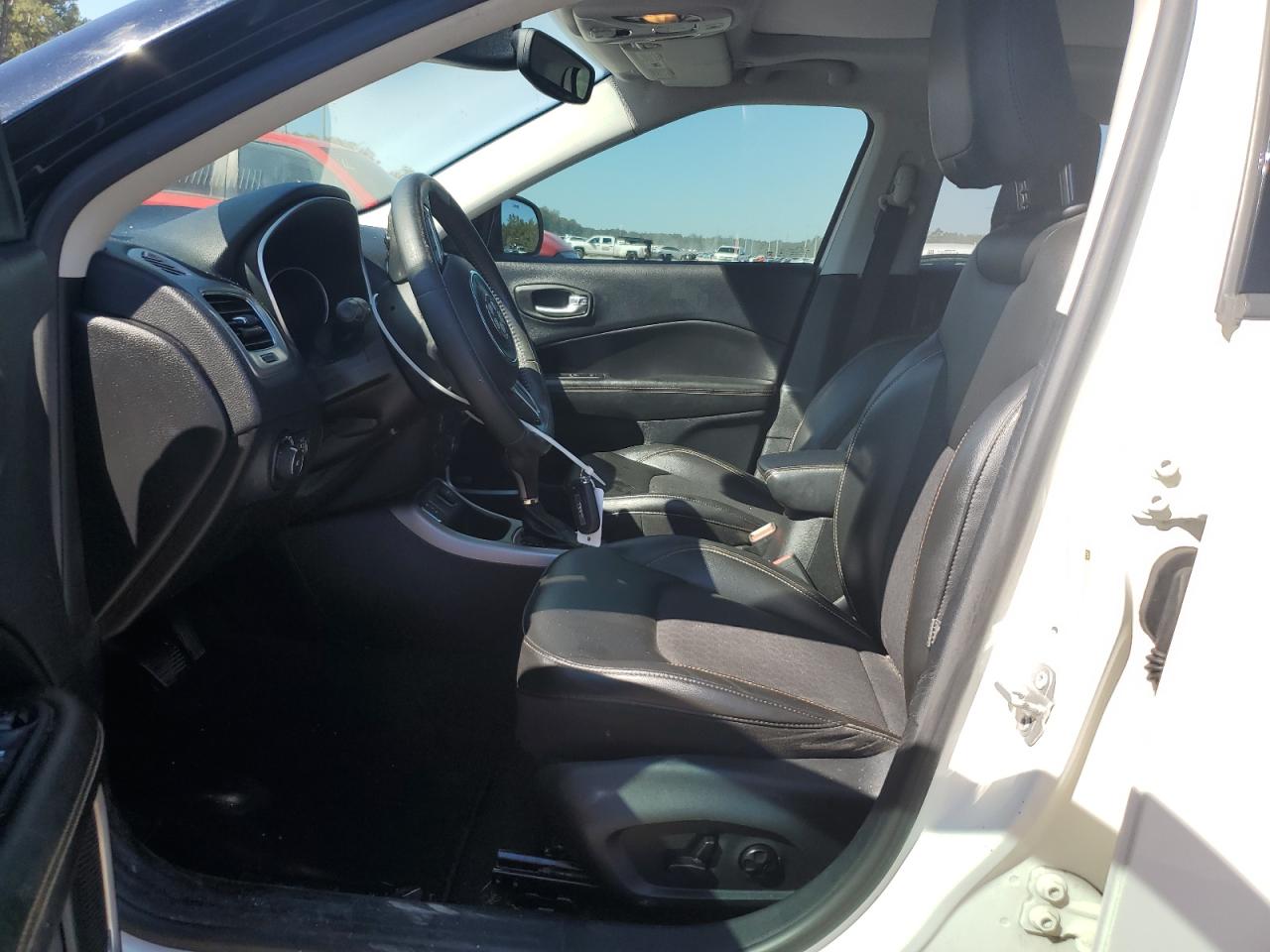 2018 Jeep Compass Latitude VIN: 3C4NJCBB6JT240399 Lot: 82412205