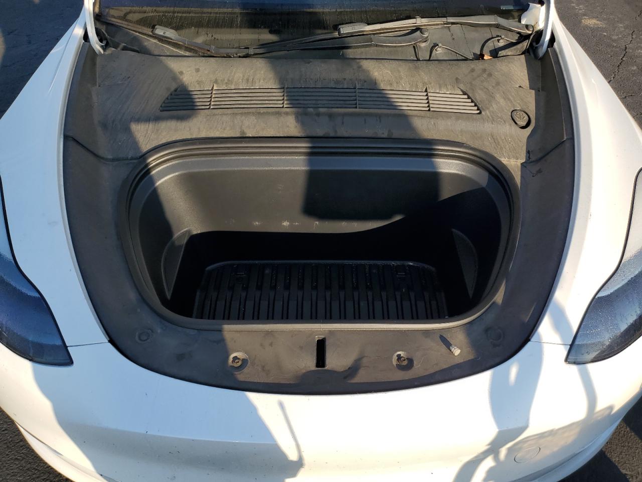 2022 Tesla Model Y VIN: 7SAYGDEFXNF389535 Lot: 90493495