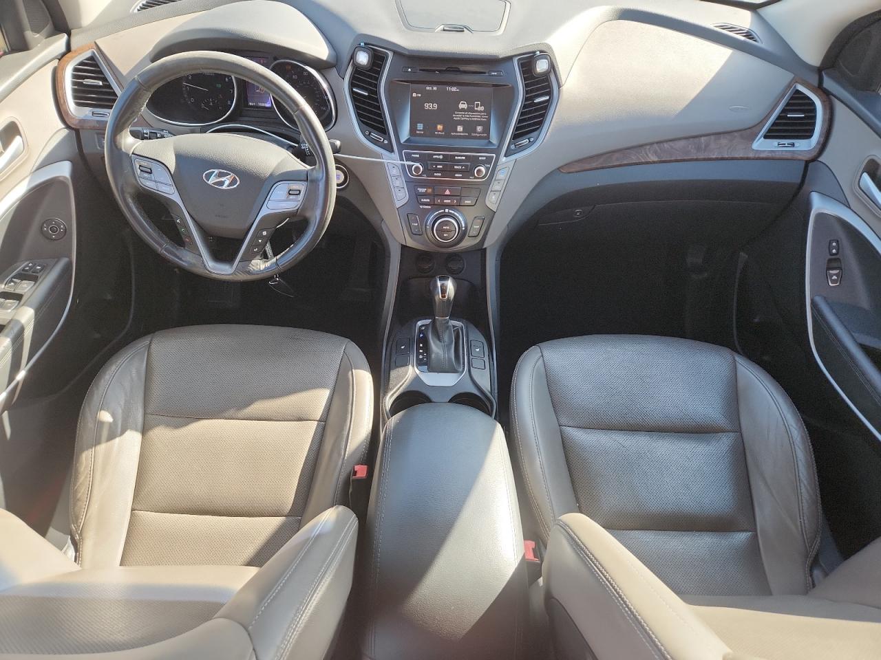 2017 Hyundai Santa Fe Se VIN: KM8SN4HF2HU206575 Lot: 89527215