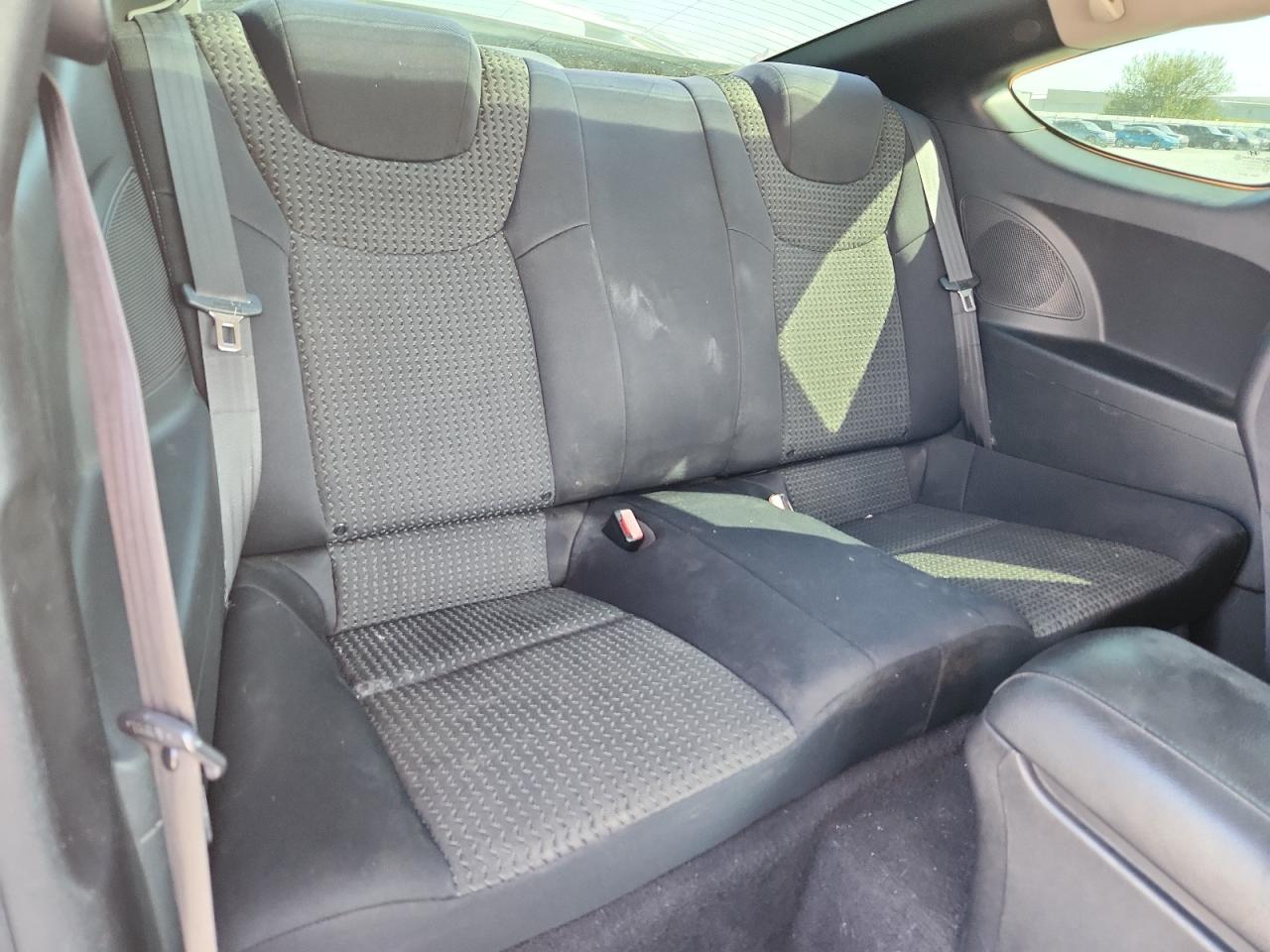 2011 Hyundai Genesis Coupe 2.0T VIN: KMHHT6KD4BU043292 Lot: 87362315