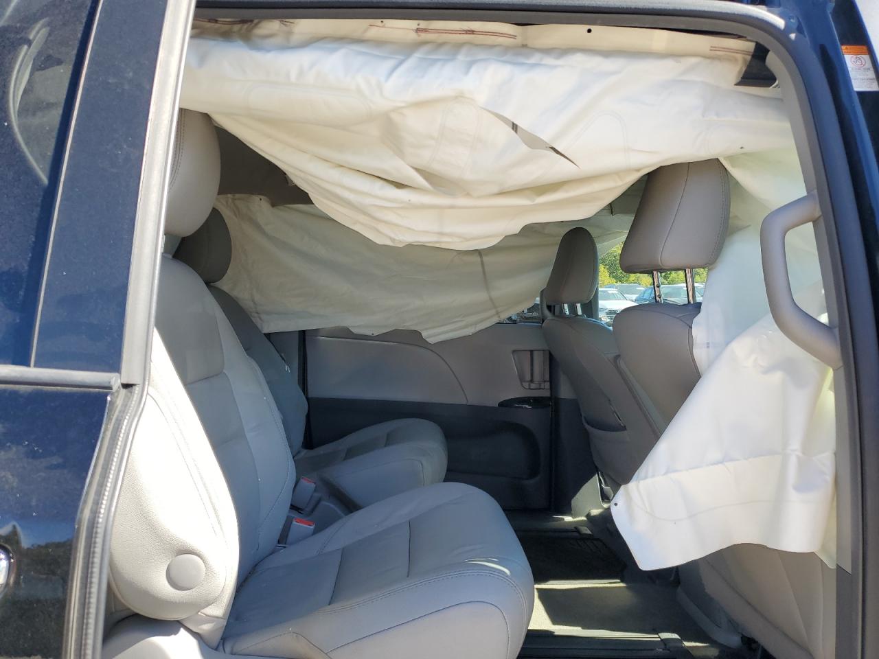 2015 Toyota Sienna Xle VIN: 5TDYK3DC8FS551625 Lot: 85323315