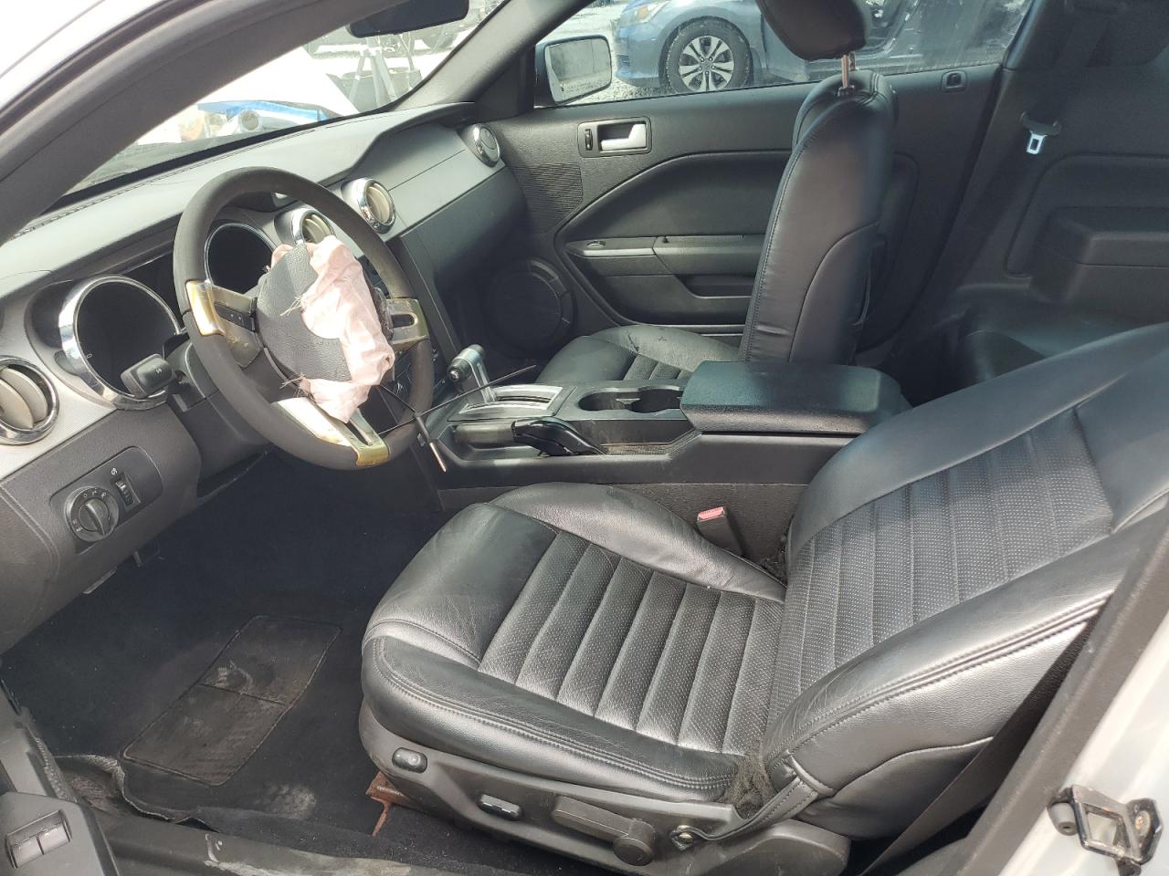 2005 Ford Mustang Gt VIN: 1ZVHT82H355129028 Lot: 84586055