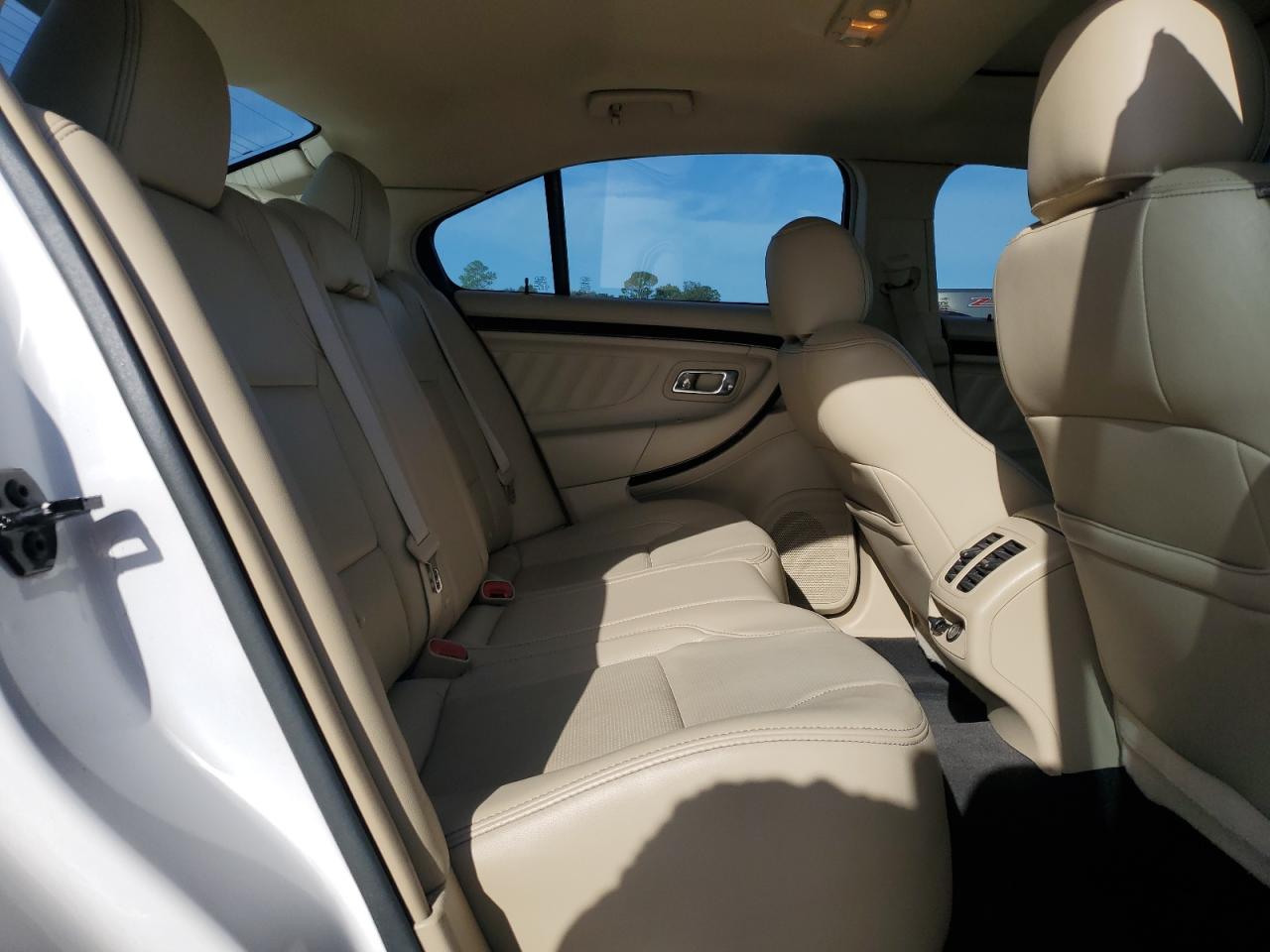 2016 Ford Taurus Limited VIN: 1FAHP2F8XGG110892 Lot: 82185395