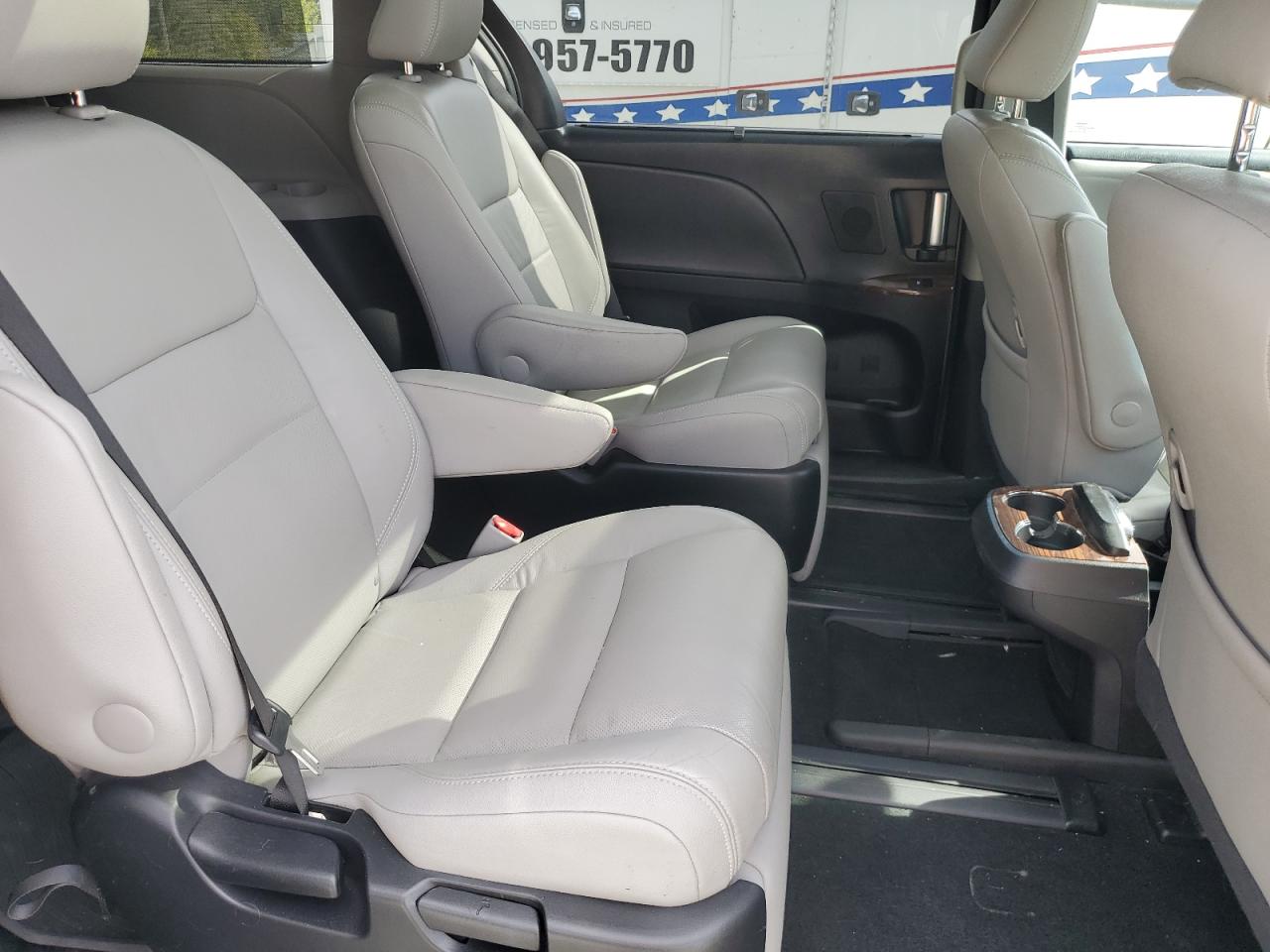 2017 Toyota Sienna Xle VIN: 5TDYZ3DC8HS774469 Lot: 84936995
